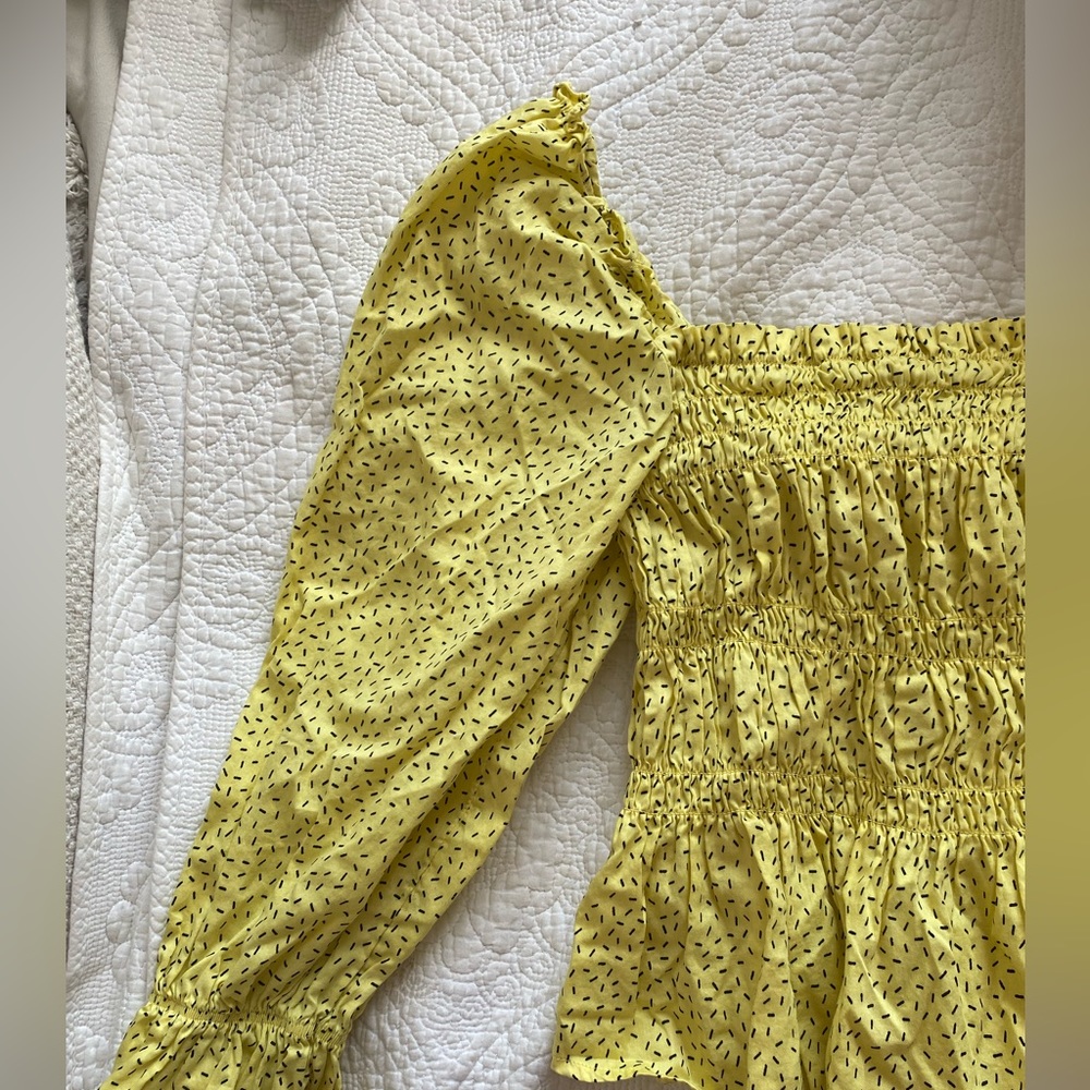 Fun yellow spring top! - Picture 3 of 5